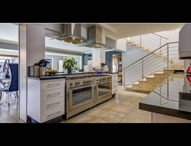 6 BEDROOM HOUSE FOR SALE IN GLEN MARAIS